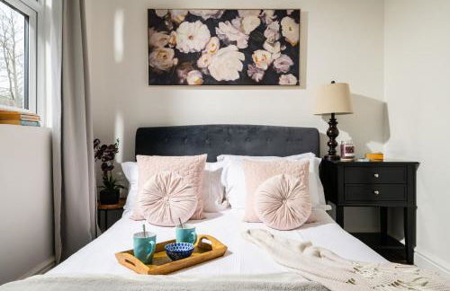 Dreamwood Retreat - Woodland Retreat with Private Hot Tub - Photo 11