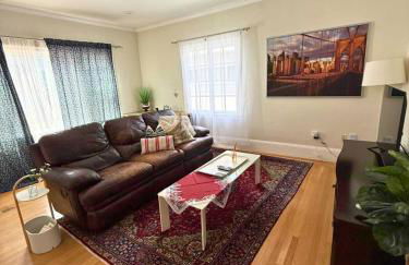 Oak Manor - Chic & Stylish 2BR Apartment Retreat - Photo 55