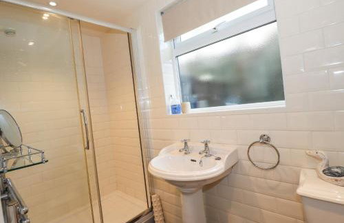 Highbeck Cottage - Photo 10