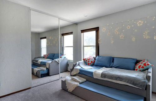 Serene hillside oasis with pool - 20 min to beach - Photo 9