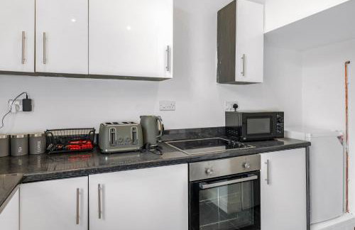 Unique 3 Bedrooms, 3 Ensuite, FREE WiFi, Private Parking - Foto 7