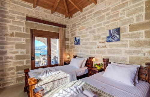 Hectoras Villa in Plaka BY APOKORONAS-VILLAS - Photo 40