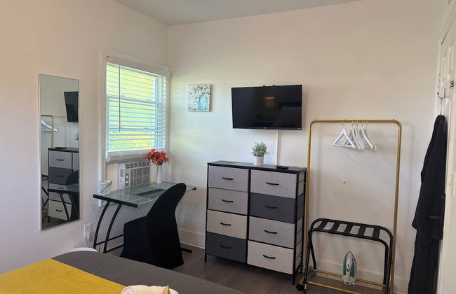 Modern Private Share Bedroom Bus stop to NYC - Foto 13