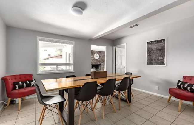 ELM - Modern 4BD / Private Pool & Walk to Biltmore - Foto 14