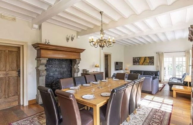 Luxurious Holiday Home in Érezée with Hot Tub - Photo 19