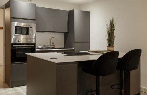 Exclusive Penthouse- 85 Inch Huge TV - Foto 9