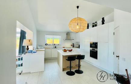 Villa Harmony - Stylish Villa - Pool & Terrace - Foto 6