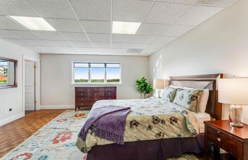 Oceantfront Estate with Luxury Kitchen & Game Room - Photo 33