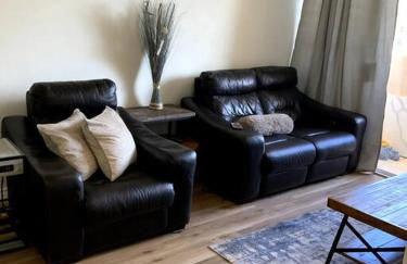 Cozy Centrally-located Condo in Honolulu - 30 day minimum stay - Photo 9