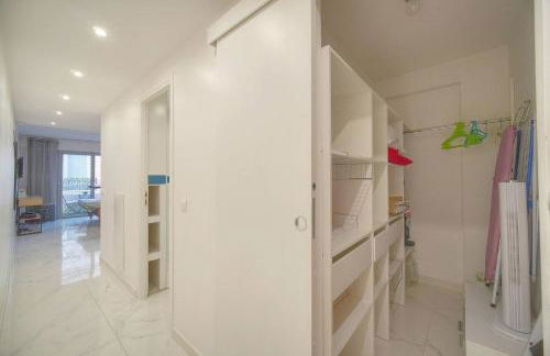 FRGK Victoria 4 Central Cannes 1BR Terrace, AC & Ultra-Fast Wi-Fi - Photo 14