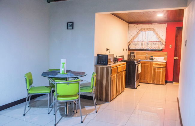 Aloj Entero 1km Juan Santamaría Airport - Foto 30