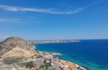 Claudia Luxury Apartment near the beach with a pool, gym, and secure gated parking - Foto 47