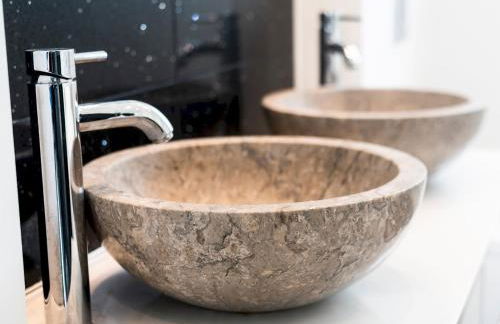 Luxurious Flat with Large Private Terrace - Pass the Keys - Foto 33