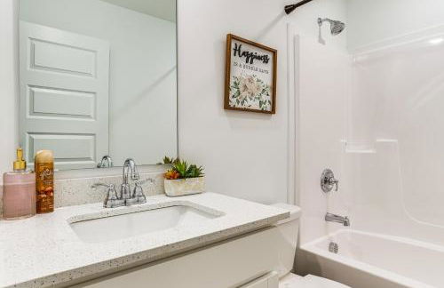 Quiet Avon Home - Near Indianapolis Speedway! - Photo 23