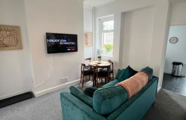 Live Like a Local in Barry, 4-Bed Home Near the Beach, Dog-Friendly, with all the Gavin & Stacey Charm! - Foto 2