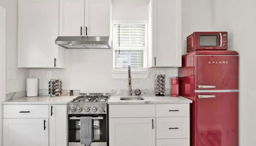 Brand New Cottage in Downtown Mobile! Walking-distance to Heart of Downtown! - Foto 3, stove