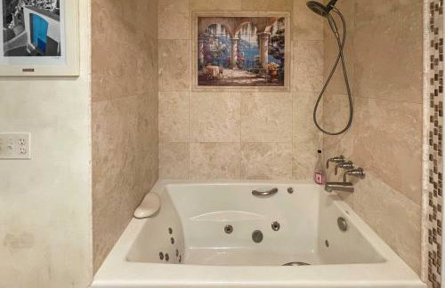 Colorful El Cajon Gem Deck, Garden and Valley Views - Foto 17