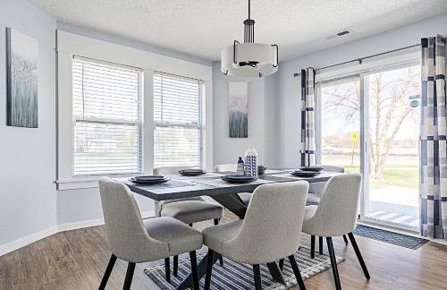 The Cozy Charcoal Cottage - with Garage - Family Friendly - Foto 12