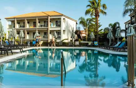 Red Rose Garden - Photo 24