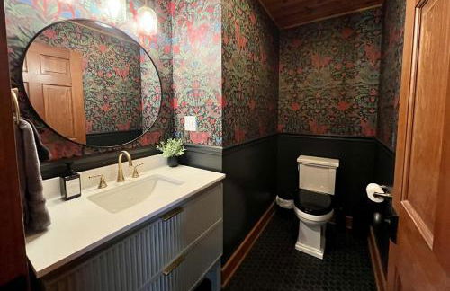 Luxury Log Cabin w Beach & Dock Sleeps 12 - Photo 16