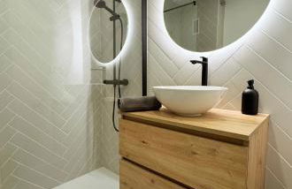 Barcelona a 20 minutos en piso reformado y soleado - Photo 12