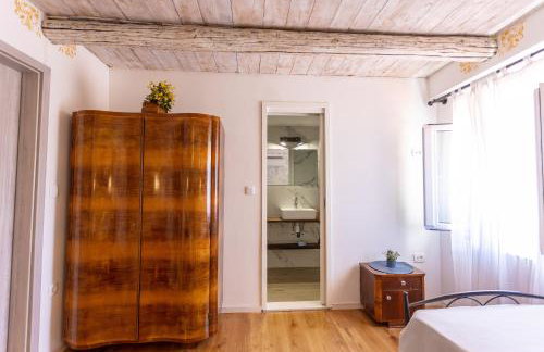 Charming stone house with private pool & jacuzzi - Holiday Home Vera - Photo 34