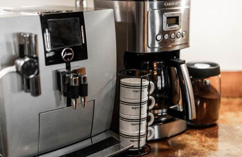 Frontier Cabin by Twin Beds Vacation Homes - Photo 37