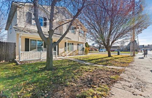 Urban Escape Steps to Downtown - Photo 29