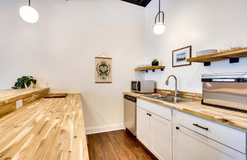 Modern Harrisonburg Home - 2 Mi to JMU! - Foto 9