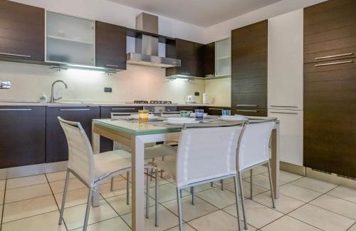 GuestHost - Piana di Solaro Modern Flat & Swimming Pool - Foto 4