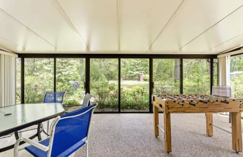 Dog-Friendly Nature Escape with Hot Tub and Fire Pit - Foto 24