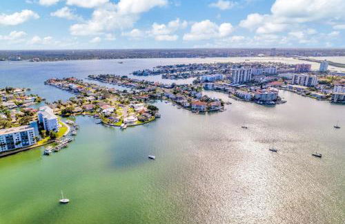 Clearwater Beach Waterfront Modern Villa 4BD 2BIG OPEN LOFT 4BT with Pool Boat Deck Sleep 15 - Foto 56
