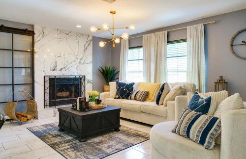 Lounge Area Office Fenced Yard Near It All - Photo 46