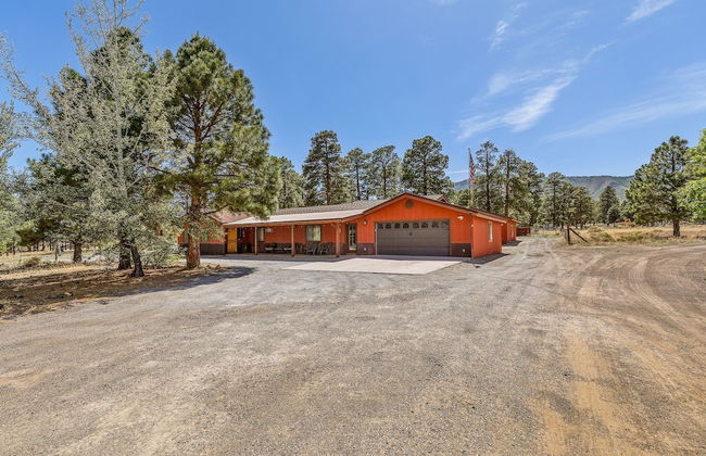 Spacious Canyon Peak Pine View Home Game Room Hot Tub - Photo 40