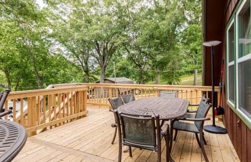 Family A-Frame, HotTub, FirePit, ClimbingWall, EVCharger, & More - Photo 14