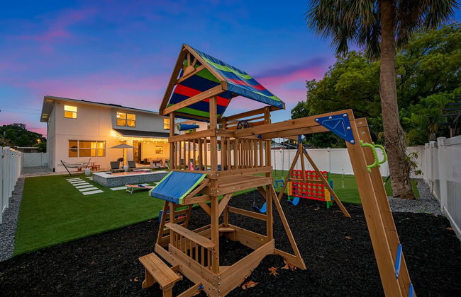 Luxury Home w Heated Pool, Gym, Playground & More! - Foto 57