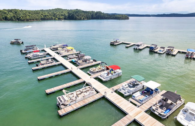 Luxury Lakehouse - Photo 79