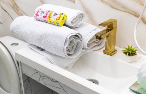 Cozy and Practical 5 Min from Airport - Foto 7