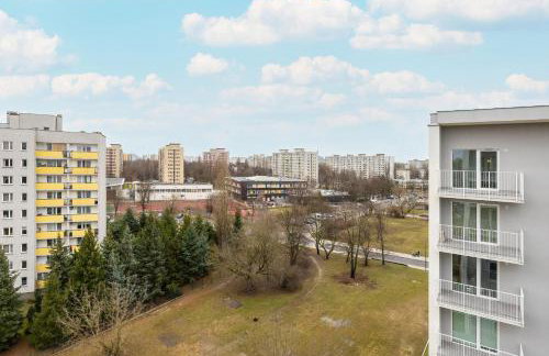 Stylish Apartment with Balcony 7th Floor by Noclegi Renters - Foto 21