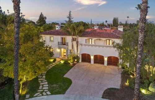 5800 sq ft Gorgeous Tarzana 7 bedroom 9 bathroom home with pool and hot tub - Foto 33