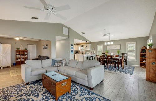 Exquisite Lakefront Pool House Awaits Pool 10 PPL - Foto 7