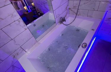 Luxury Jacuzzi Suites Halifax - Foto 20