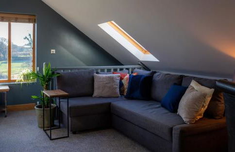 Stunning rural stay with idyllic views & great location - Photo 5