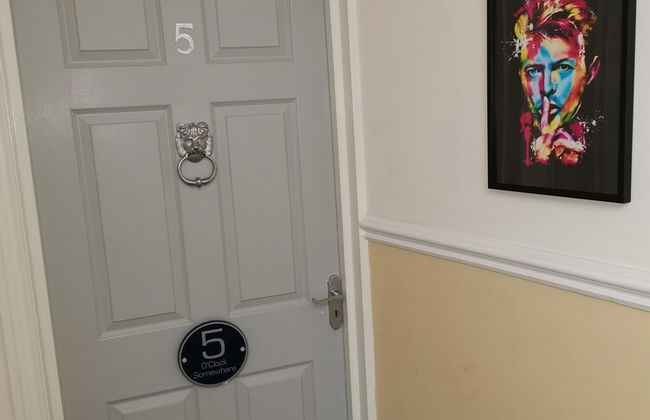 Upmarket 2 Bedroom Apartment With sea Views - Foto 9