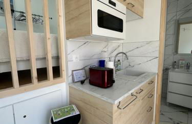 Studio Mer et Soleil avec Terrasse, en centre-ville, parking - Photo 9