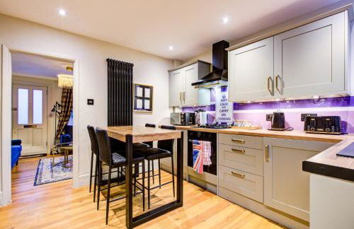 Chic Pet-Friendly Cottage, Fireplace, Wivenhoe - Foto 4