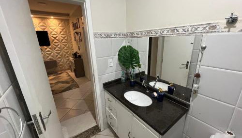 Apartamento completo e elegante, BEM LOCALIZADO. - Foto 3