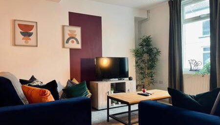 Taff Valley Heartwarming Cottage In Aberafan Merthyr Tydfil By STAE-Homes - Foto 2