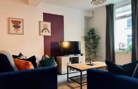 Taff Valley Heartwarming Cottage In Aberafan Merthyr Tydfil By STAE-Homes - Foto 2