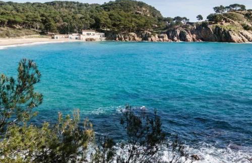 Sunny Costa Brava Getaway with Big Private Terrace - Foto 23